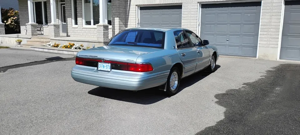 Mercury Grand Marquis 1995 photo 3
