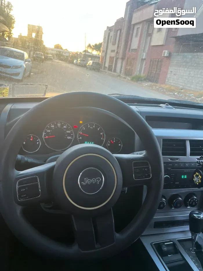 Jeep Liberty 2012 photo 3