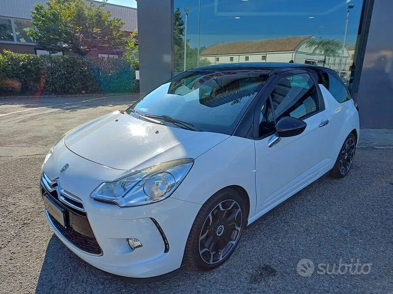 DS Automobiles Ds3 2011 photo 2