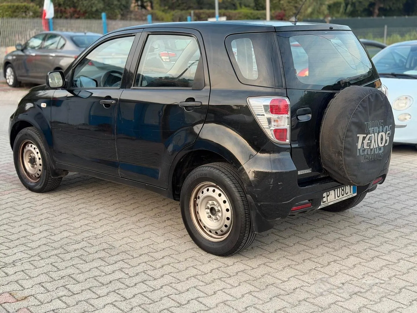 Daihatsu Terios 2013 photo 3