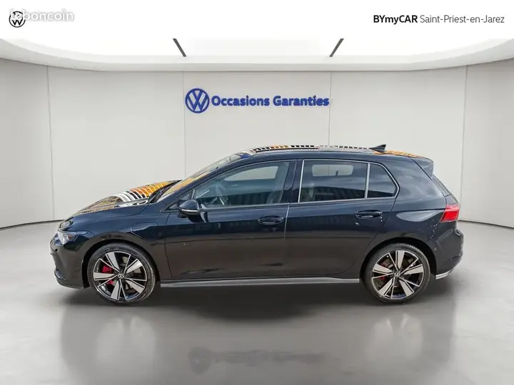 Volkswagen Golf 2023 photo 2