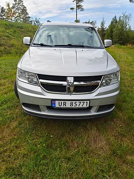 Dodge Journey 2010 photo 2