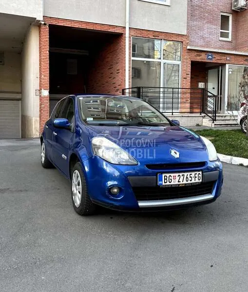 Renault Clio 2011 photo 2