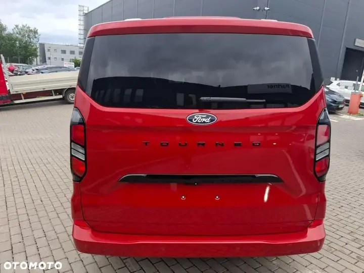 Ford Tourneo Custom 2026 photo 2