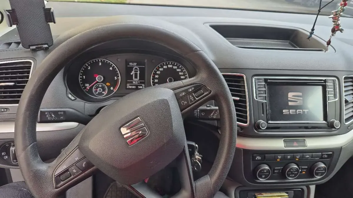 Seat Alhambra 2017 photo 2