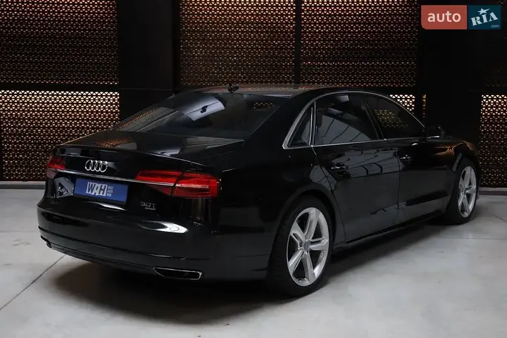 Audi A8 2017 photo 5