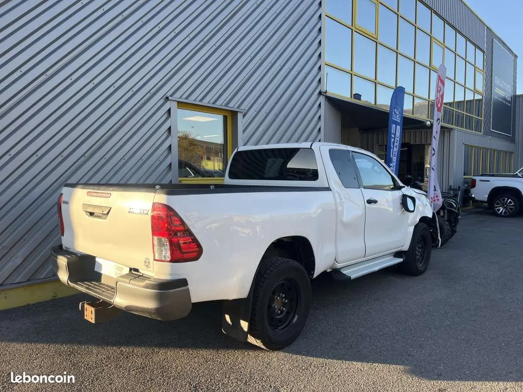 Toyota Hilux 2021 photo 2