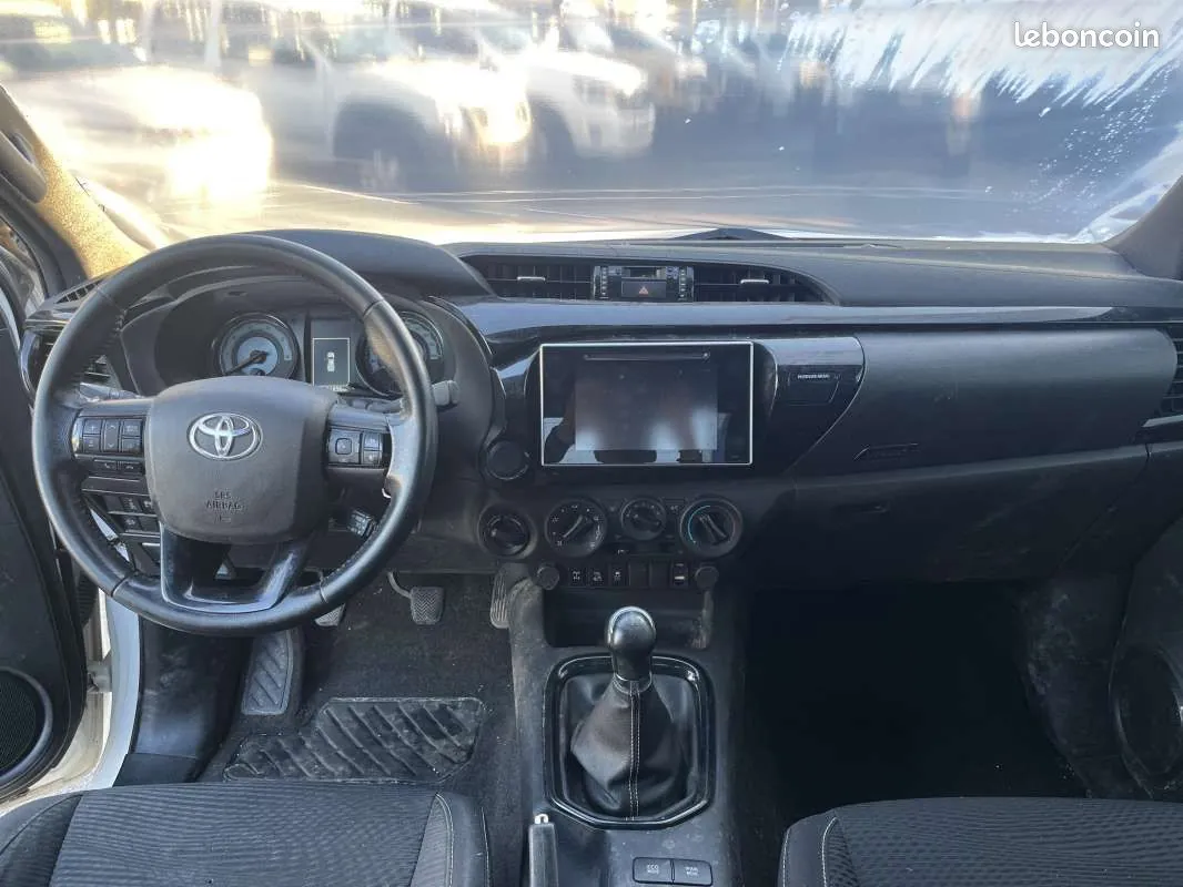 Toyota Hilux 2021 photo 3