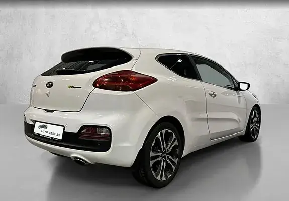 Kia Ceed 2013 photo 3