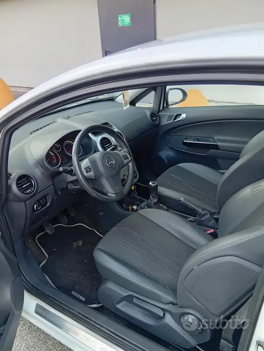 Opel Corsa 2012 photo 4