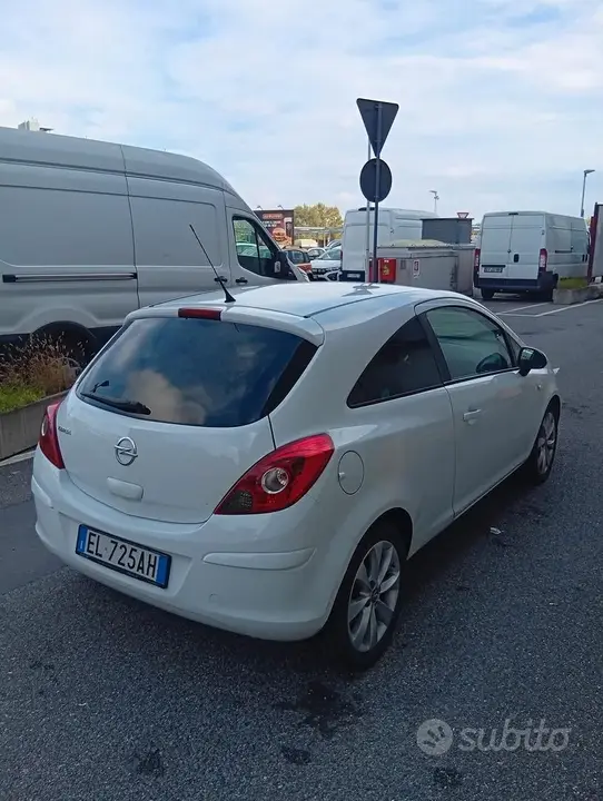Opel Corsa 2012 photo 3