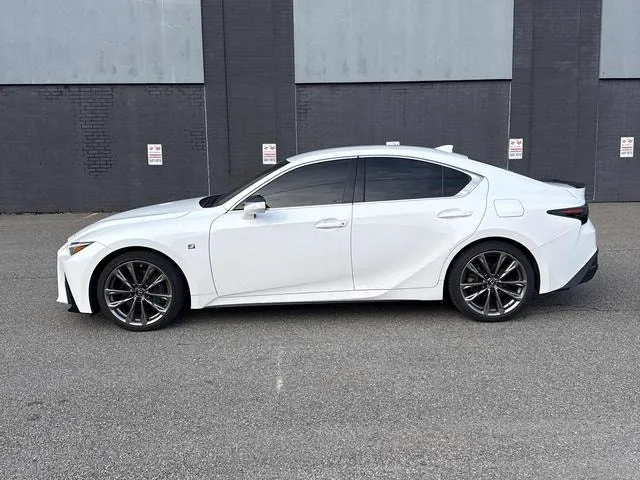 Lexus Is 2022 photo 3