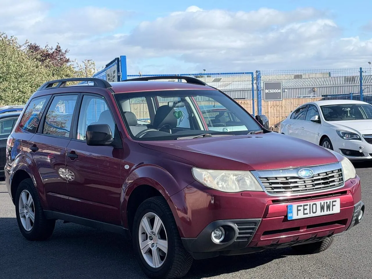 Subaru Forester 2010 photo 2