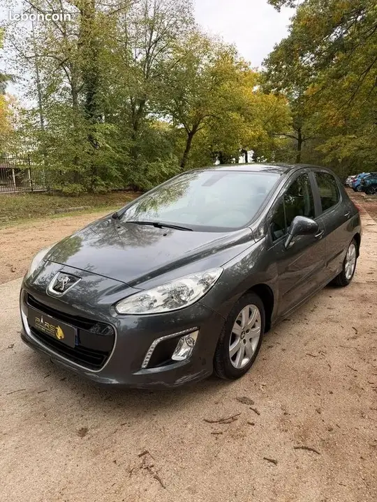 Peugeot 308 2012 photo 2
