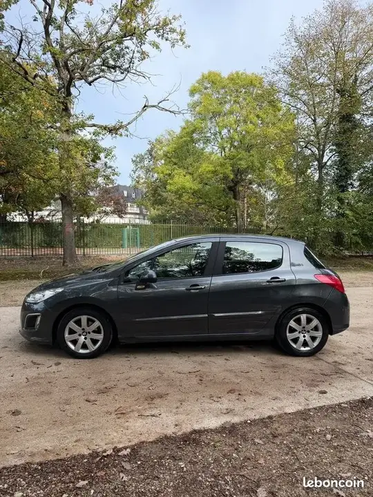Peugeot 308 2012 photo 3