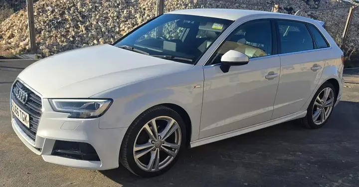 Audi A3 2016 photo 2
