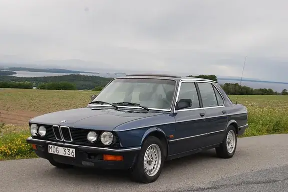 BMW 528I
