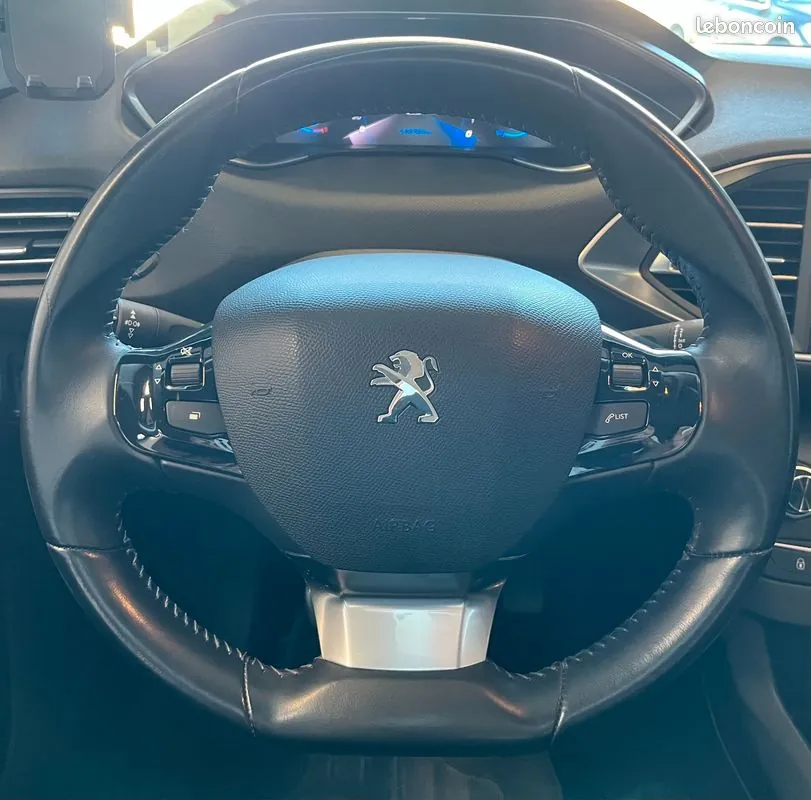 Peugeot 308 2021 photo 4