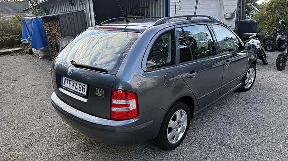 Skoda Fabia 2005 photo 4