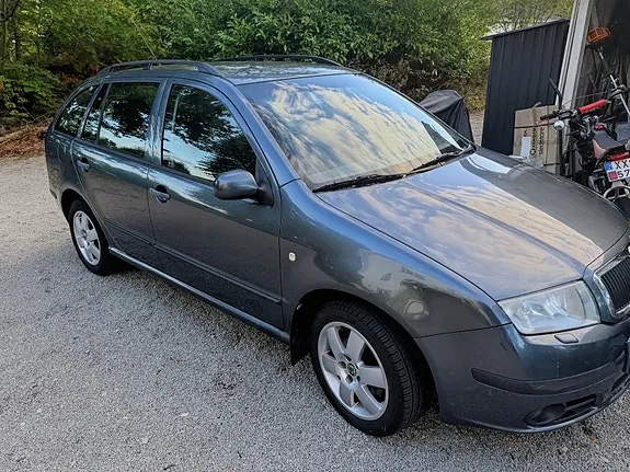 Skoda Fabia 2005 photo 2