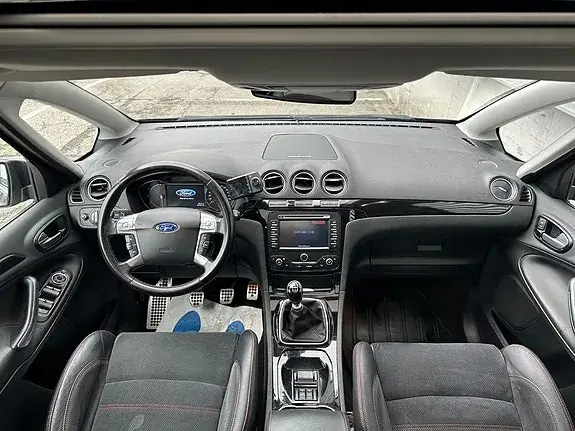 Ford S-Max 2011 photo 4