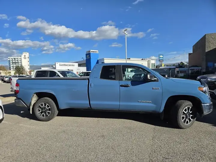 Toyota Tundra 2020 photo 2
