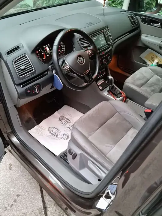 Volkswagen Sharan 2016 photo 2