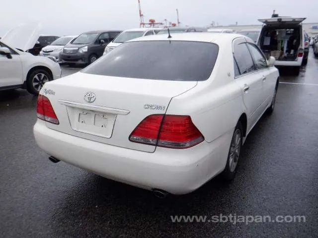 Toyota Crown 2005 photo 4