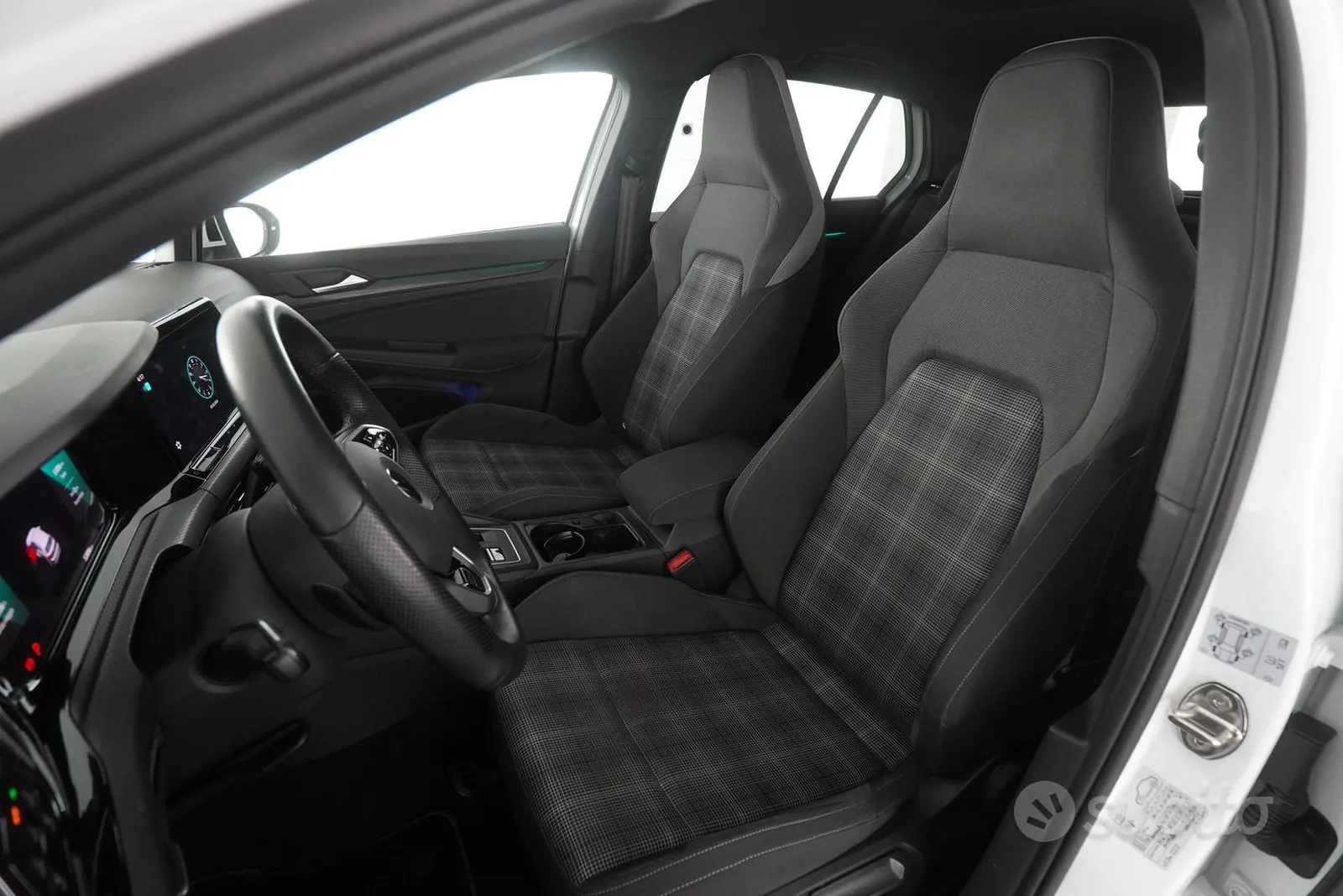 Volkswagen Golf 2021 photo 2