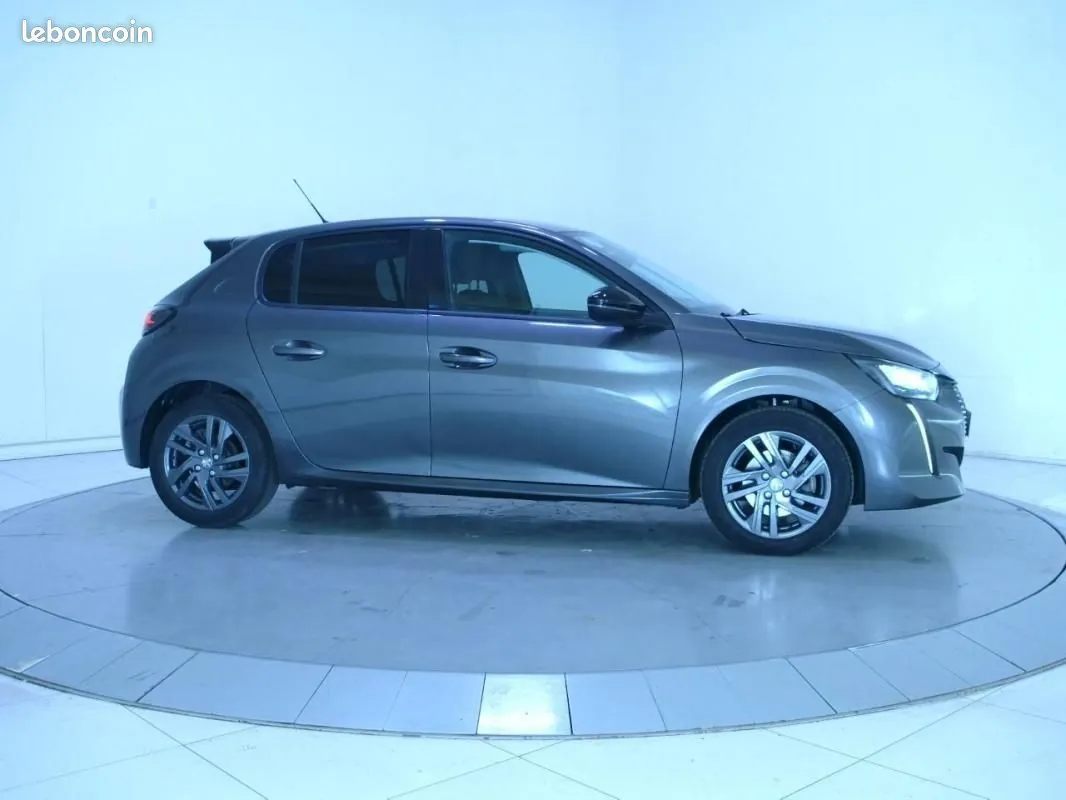 Peugeot 208 2022 photo 4