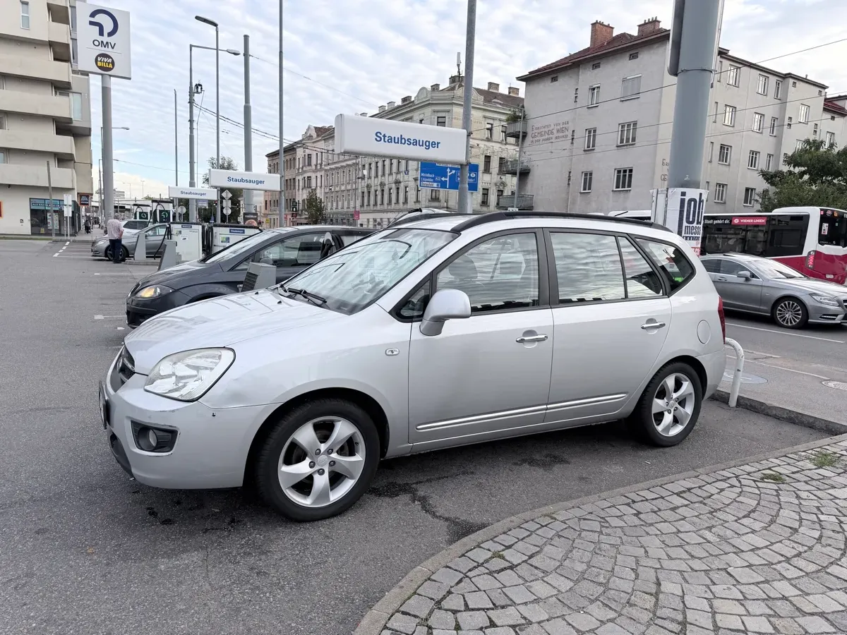 Kia Carens