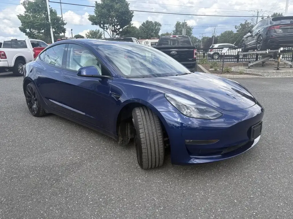 Tesla Model 3 2023 photo 4