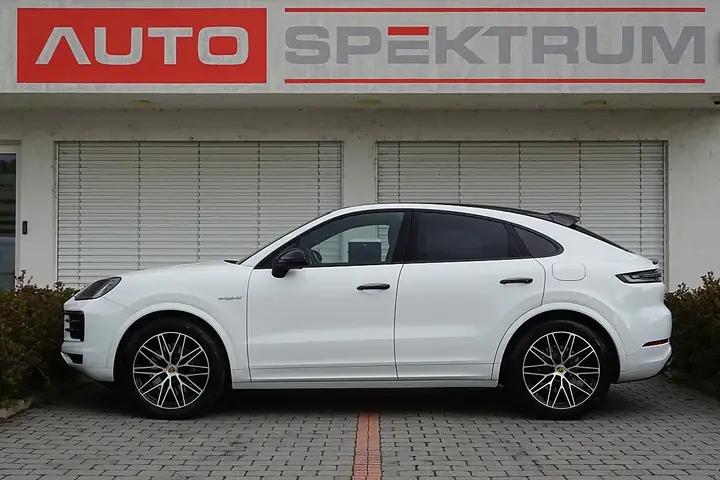Porsche Cayenne 2024 photo 2
