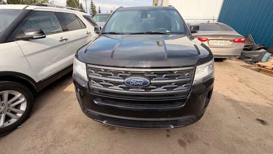 Ford Explorer 2018 photo 2