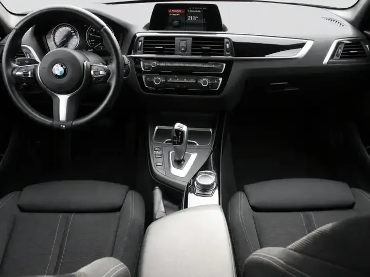 BMW 1 Series 2019 photo 3