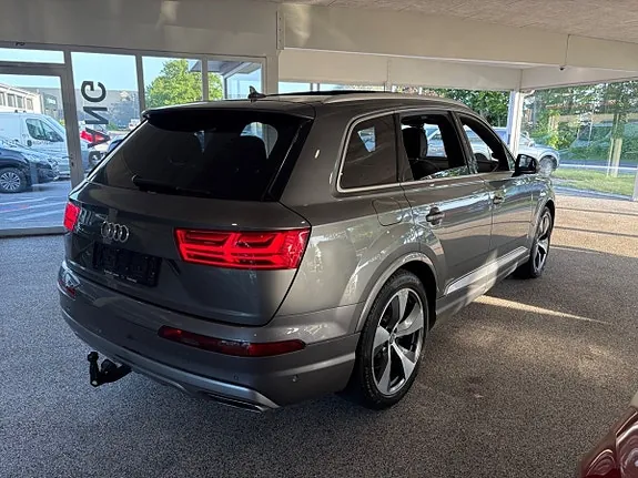 Audi Q7 2015 photo 3