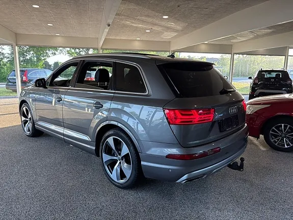 Audi Q7 2015 photo 4