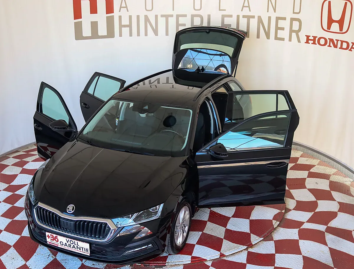 Skoda Octavia 2023 photo 3