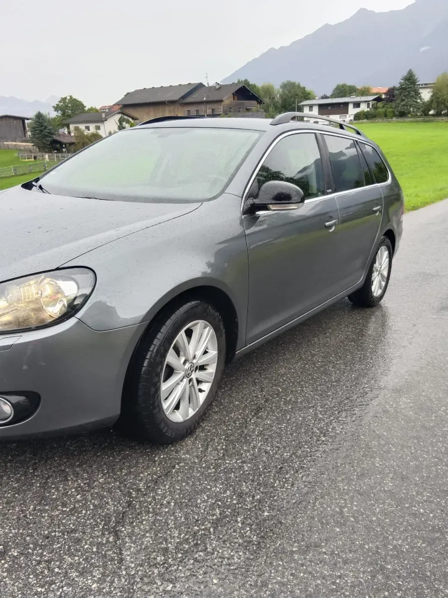Volkswagen Golf 2012 photo 2
