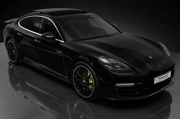 Porsche Panamera Turbo S 2018 photo 2