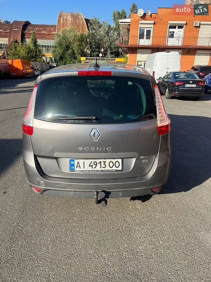 Renault Grand Scenic 2010 photo 2