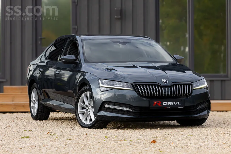 Skoda Superb 2021 photo 2