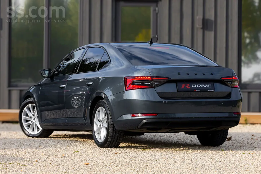 Skoda Superb 2021 photo 5