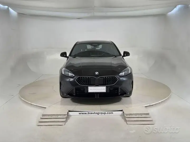 BMW 1 Series 2025 photo 3