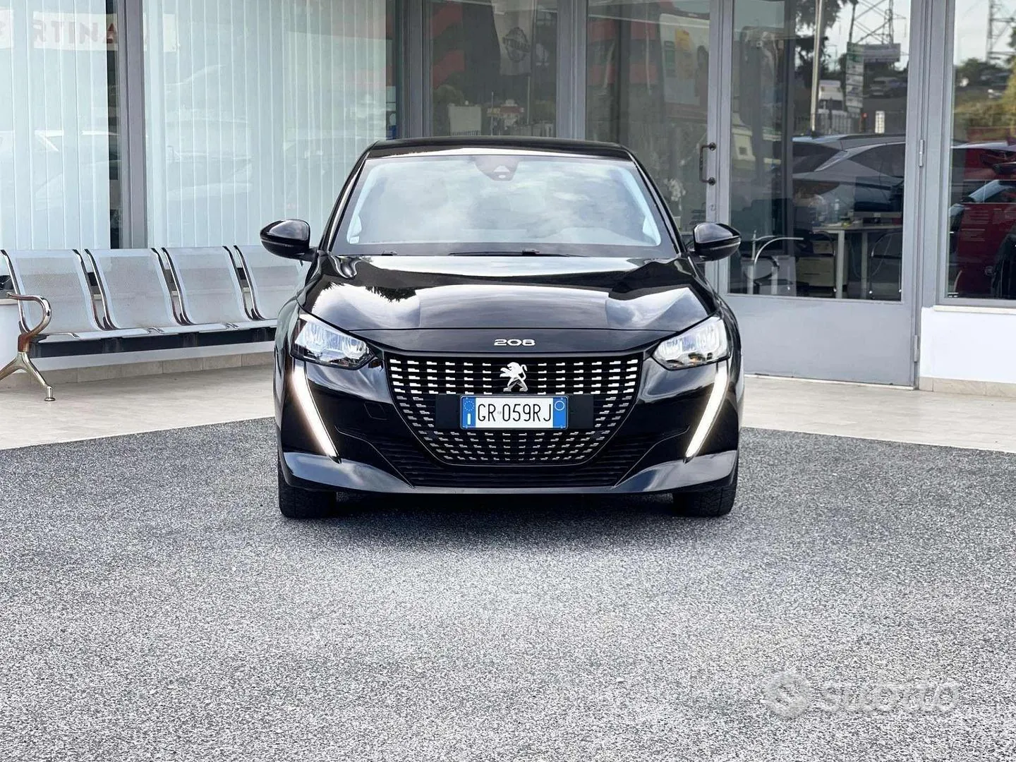 Peugeot 208 2023 photo 2