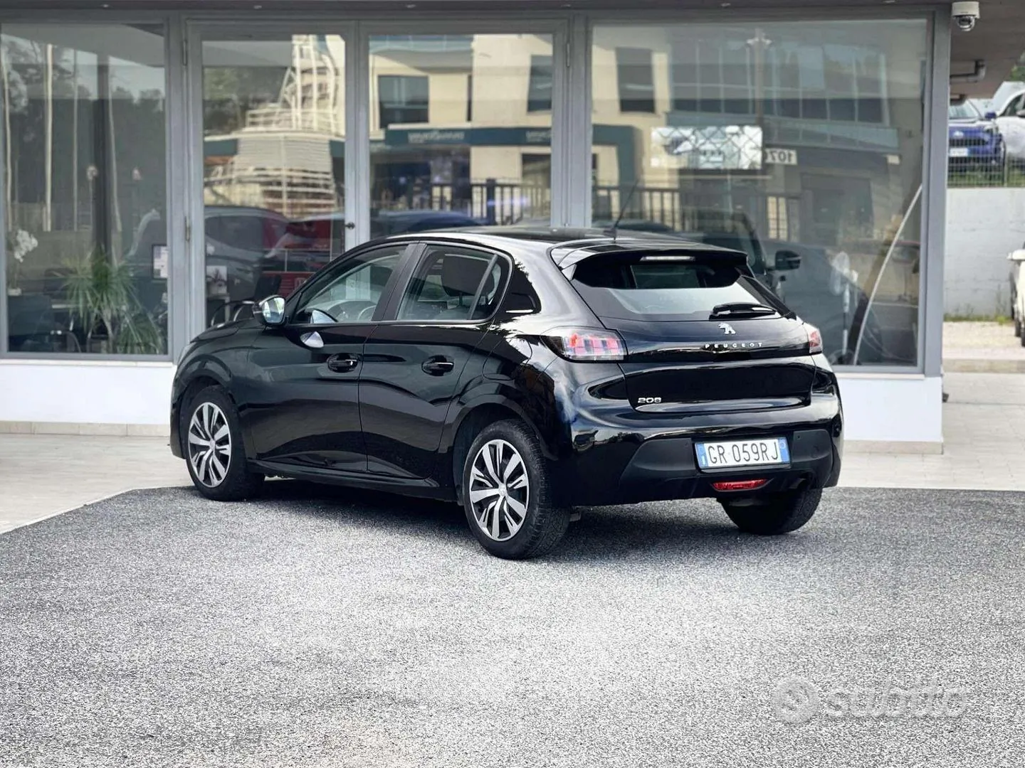Peugeot 208 2023 photo 4