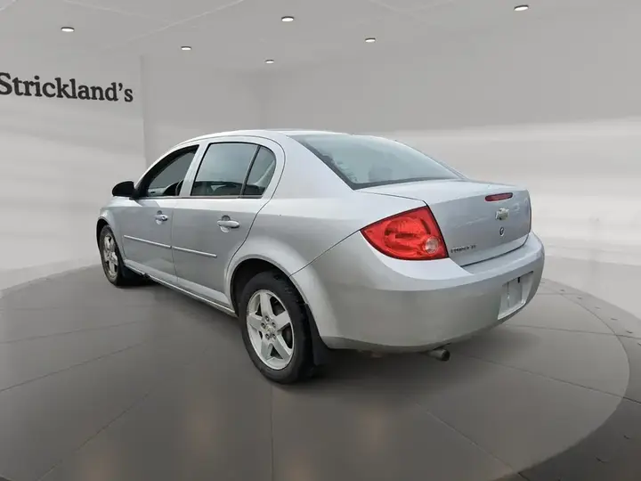 Chevrolet Cobalt 2010 photo 4