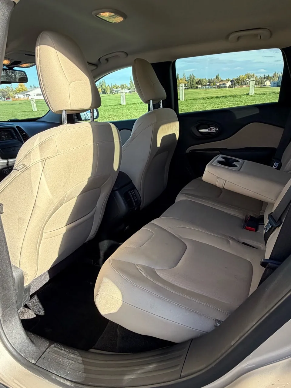 Jeep Cherokee 2015 photo 3