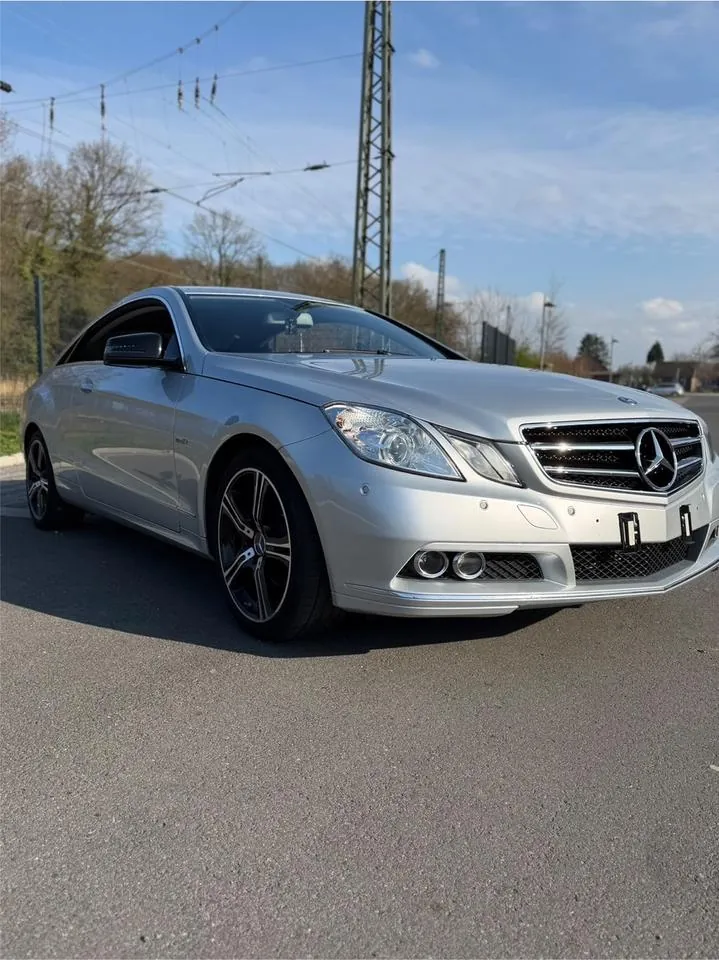Mercedes-Benz E 200 Coupé