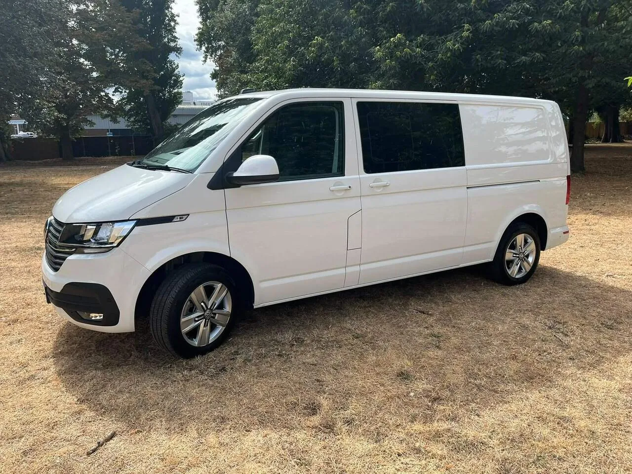 Volkswagen Transporter 2024 photo 3
